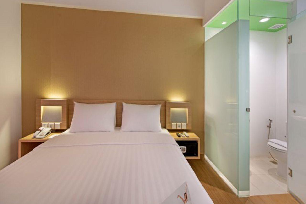 Whiz Prime Hotel Megamas Manado Exterior photo