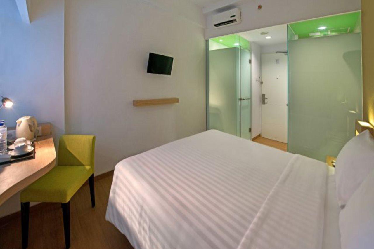 Whiz Prime Hotel Megamas Manado Exterior photo